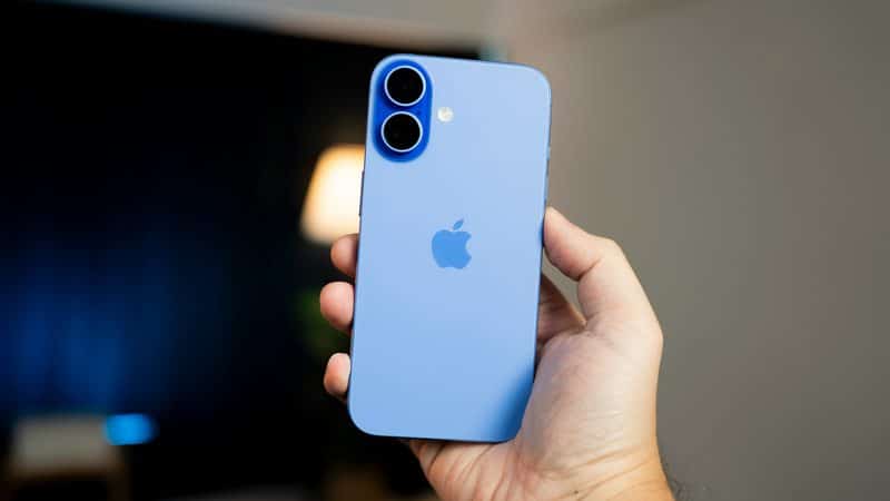 iPhone 16 ultramarino