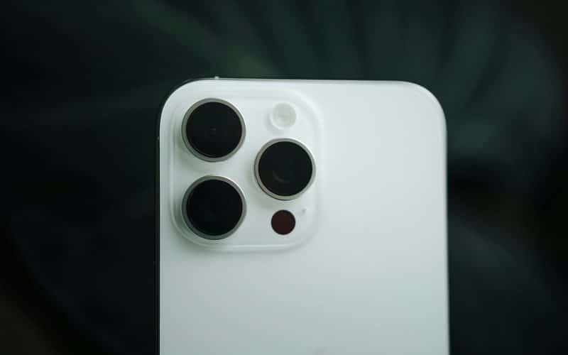 Camera do iPhone (aparentemente, 16 Pro Max)