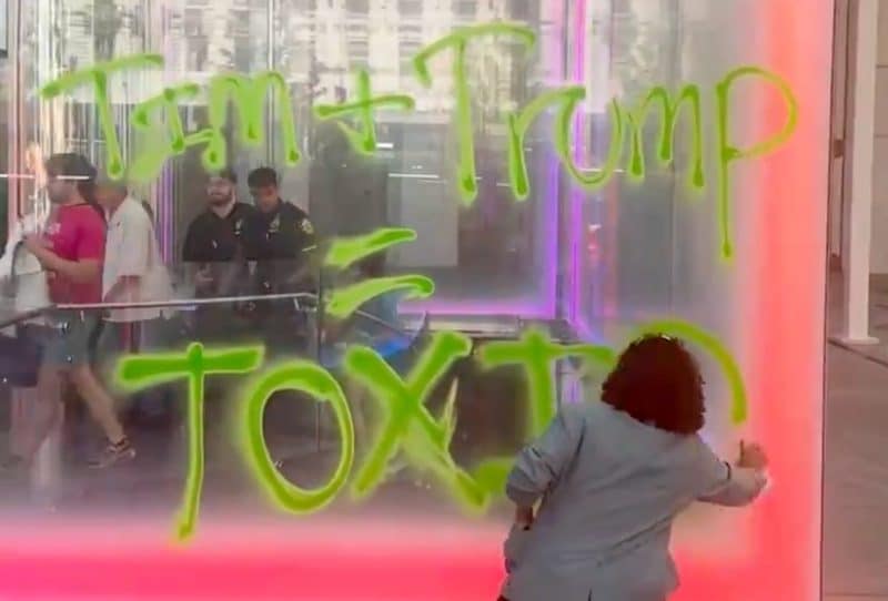 Protesto na Apple Store
