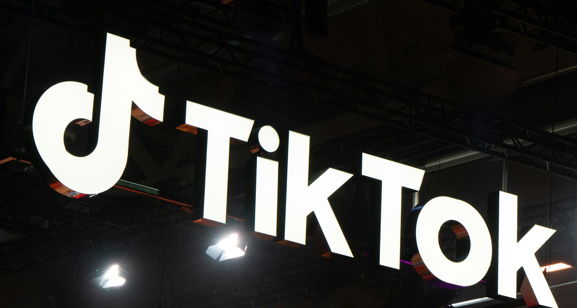 Letreiro do TikTok
