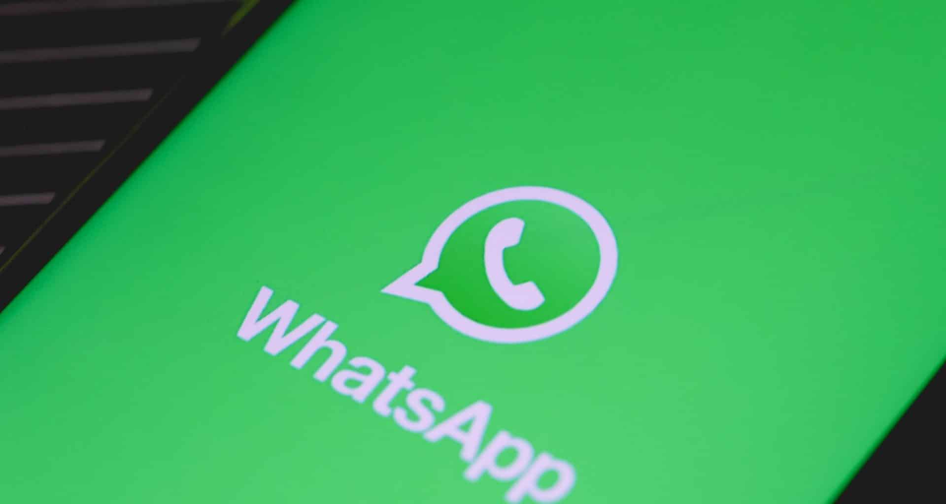 Logo do WhatsApp em um telefone
