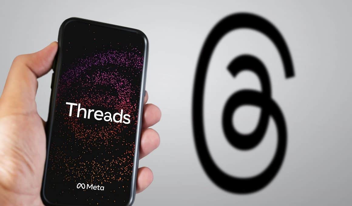 iPhone com a marca do Threads