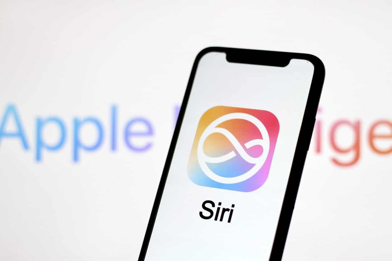 Apple apresentará nova Siri em fevereiro, diz Mark Gurman
