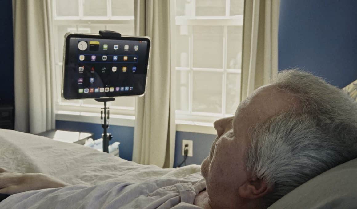 Paciente controlando o iPad com o cérebro
