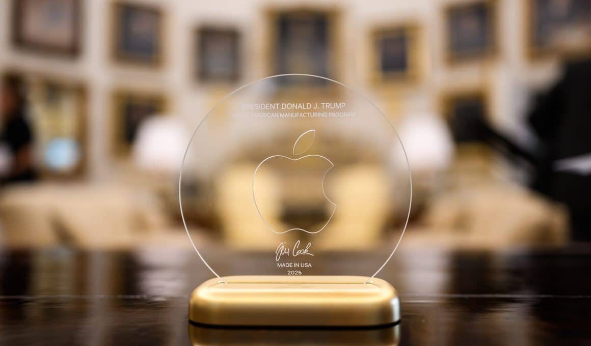 Placa de vidro e ouro da Apple para Tim Cook