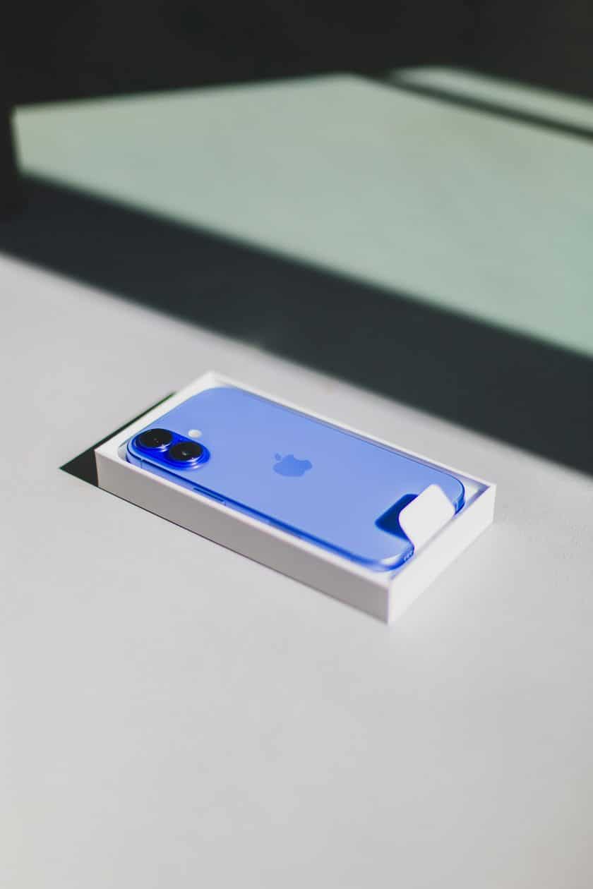 iPhone 16 foi o smartphone mais vendido do mundo no 3º trimestre de 2025, segundo a Counterpoint