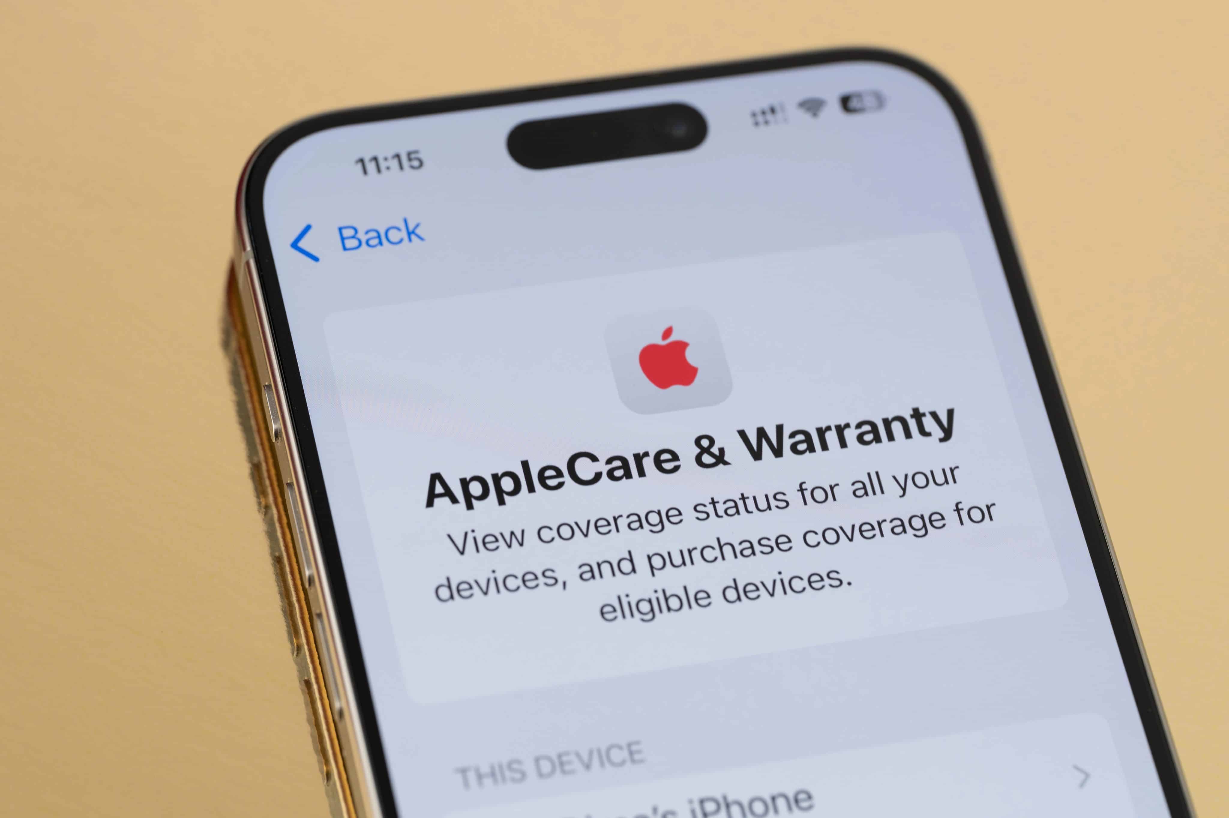 iPhone com a tela do AppleCare