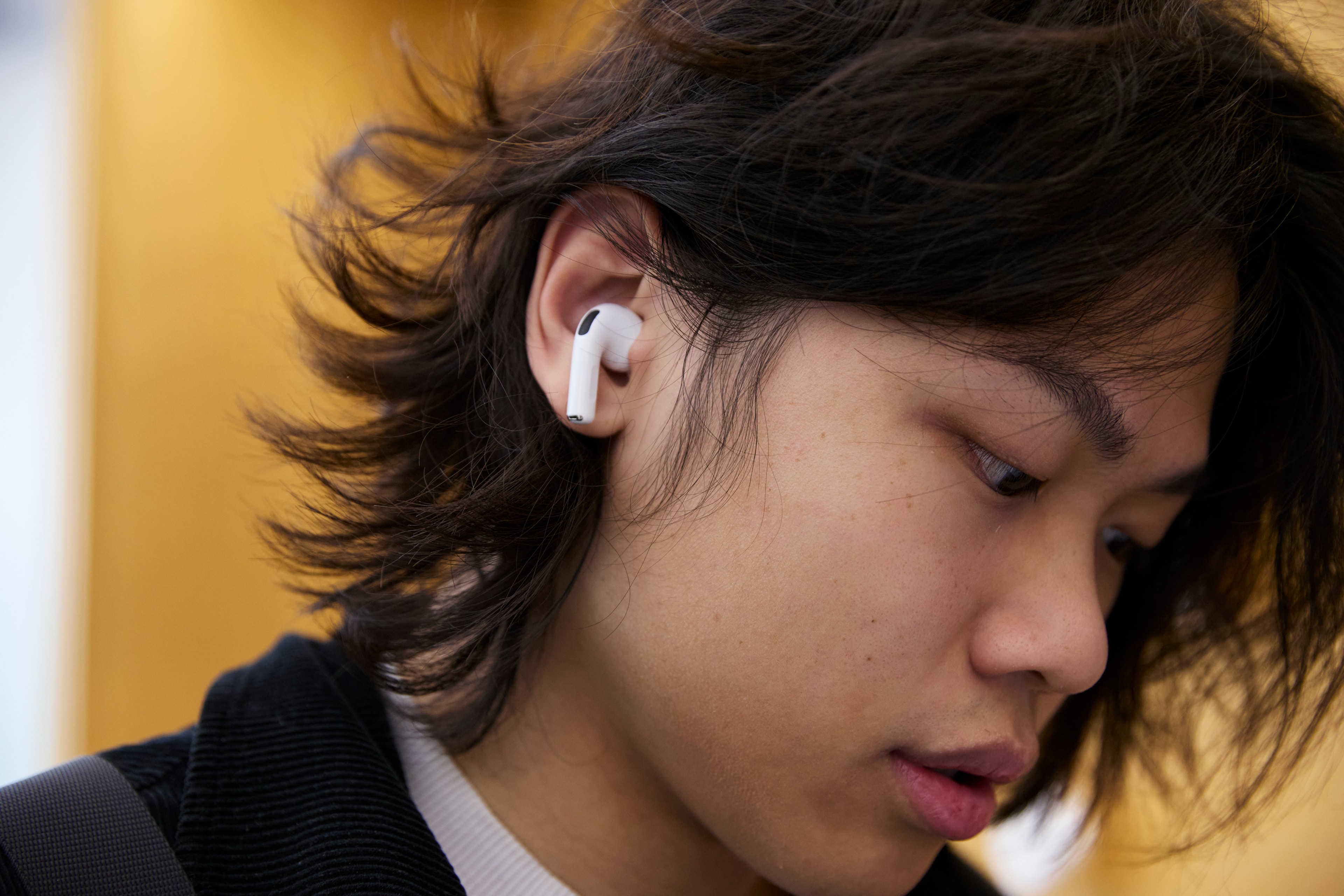 AirPods Pro com câmeras são corroborados por mais um leaker