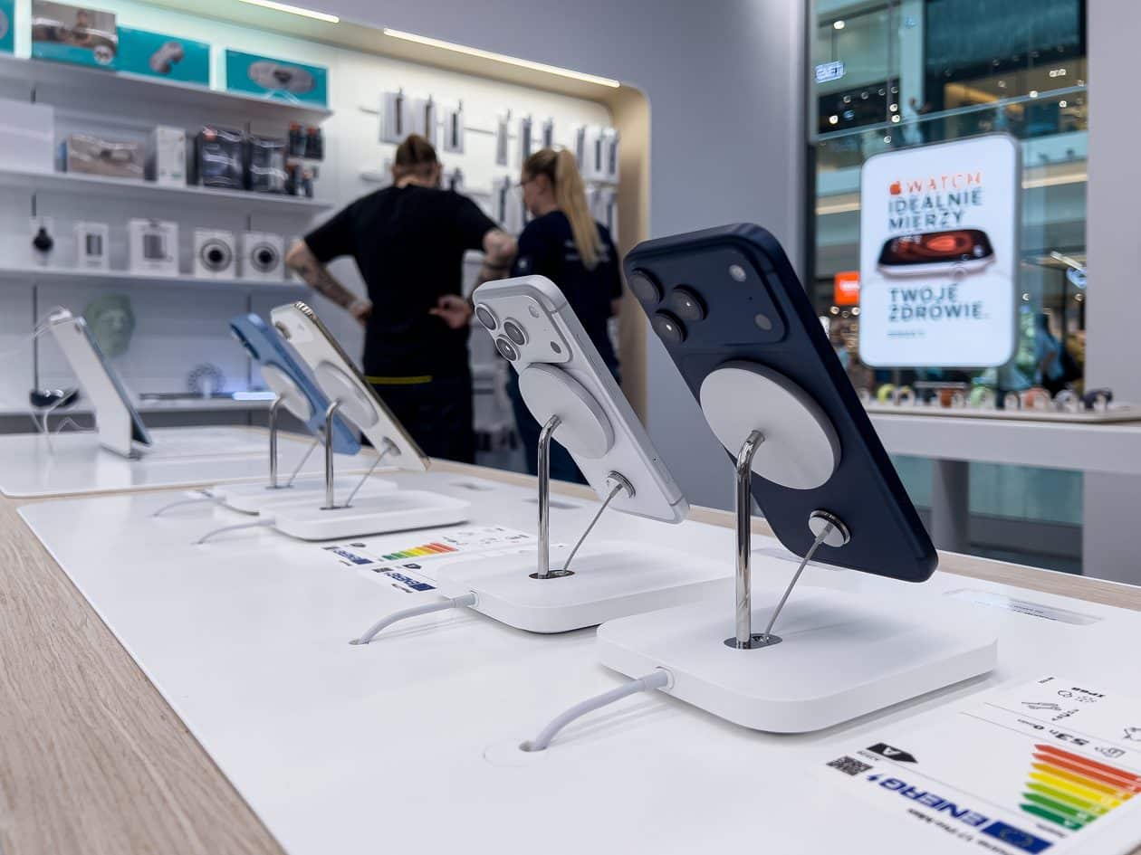 Escassez de componentes de memória poderá encarecer os “iPhones 18 Pro”