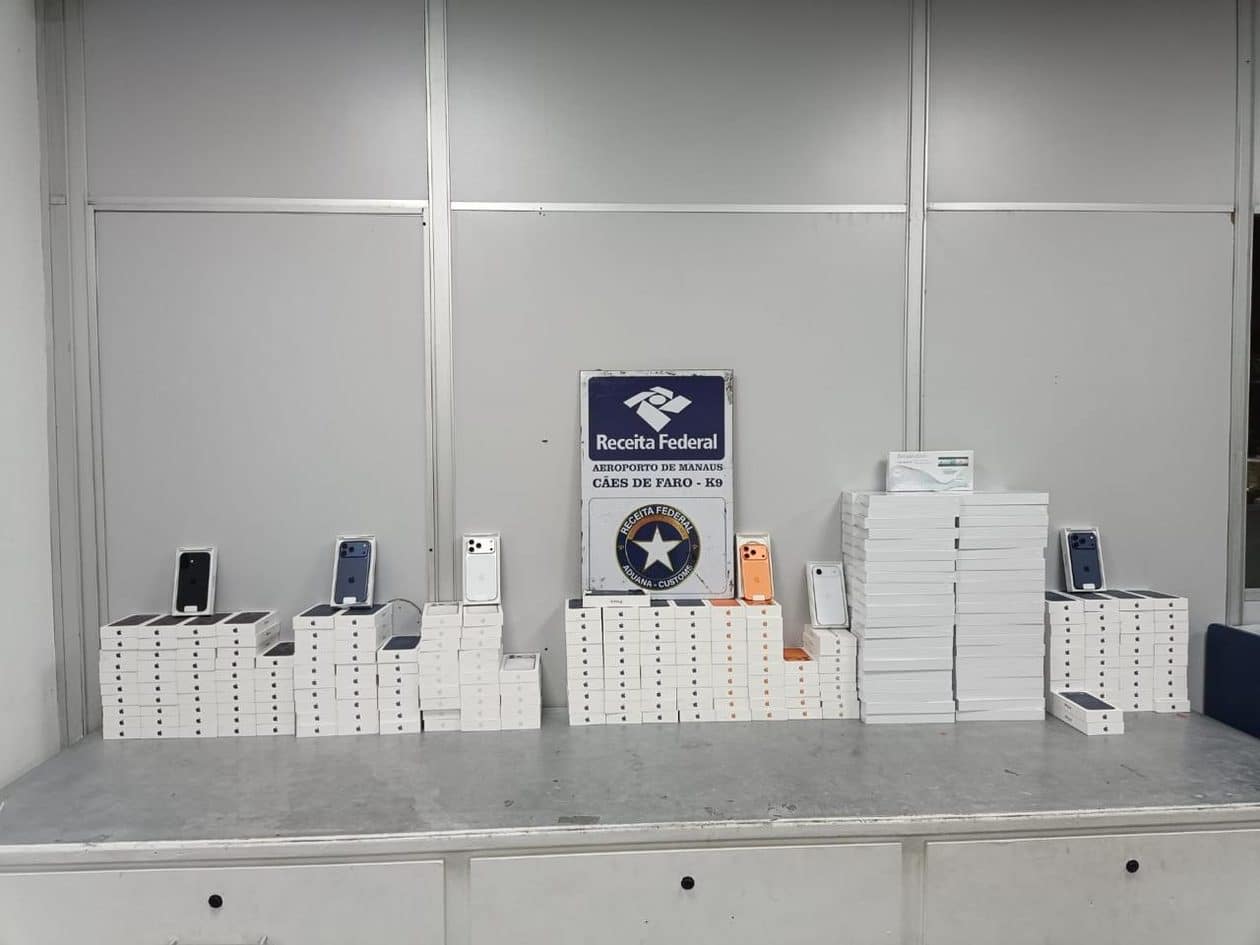 Receita Federal apreende carga com 2 mil iPhones em Manaus