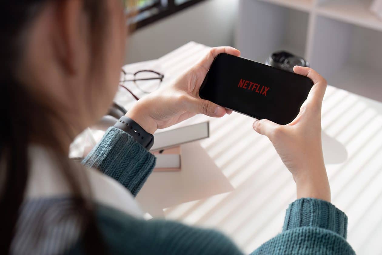 Como ativar/desativar legendas ao silenciar e retroceder vídeos [iPhone e iPad]