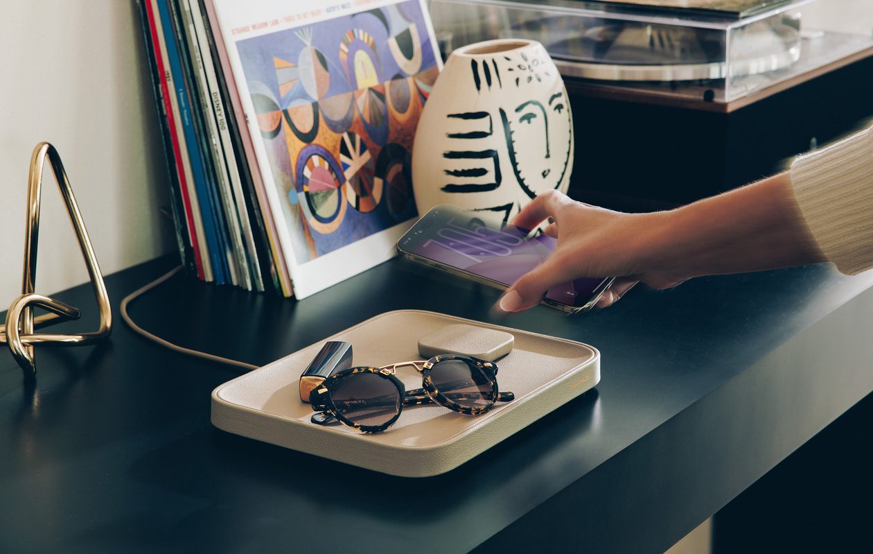 Twelve South lança Valet, um porta-objetos com carregador Qi2