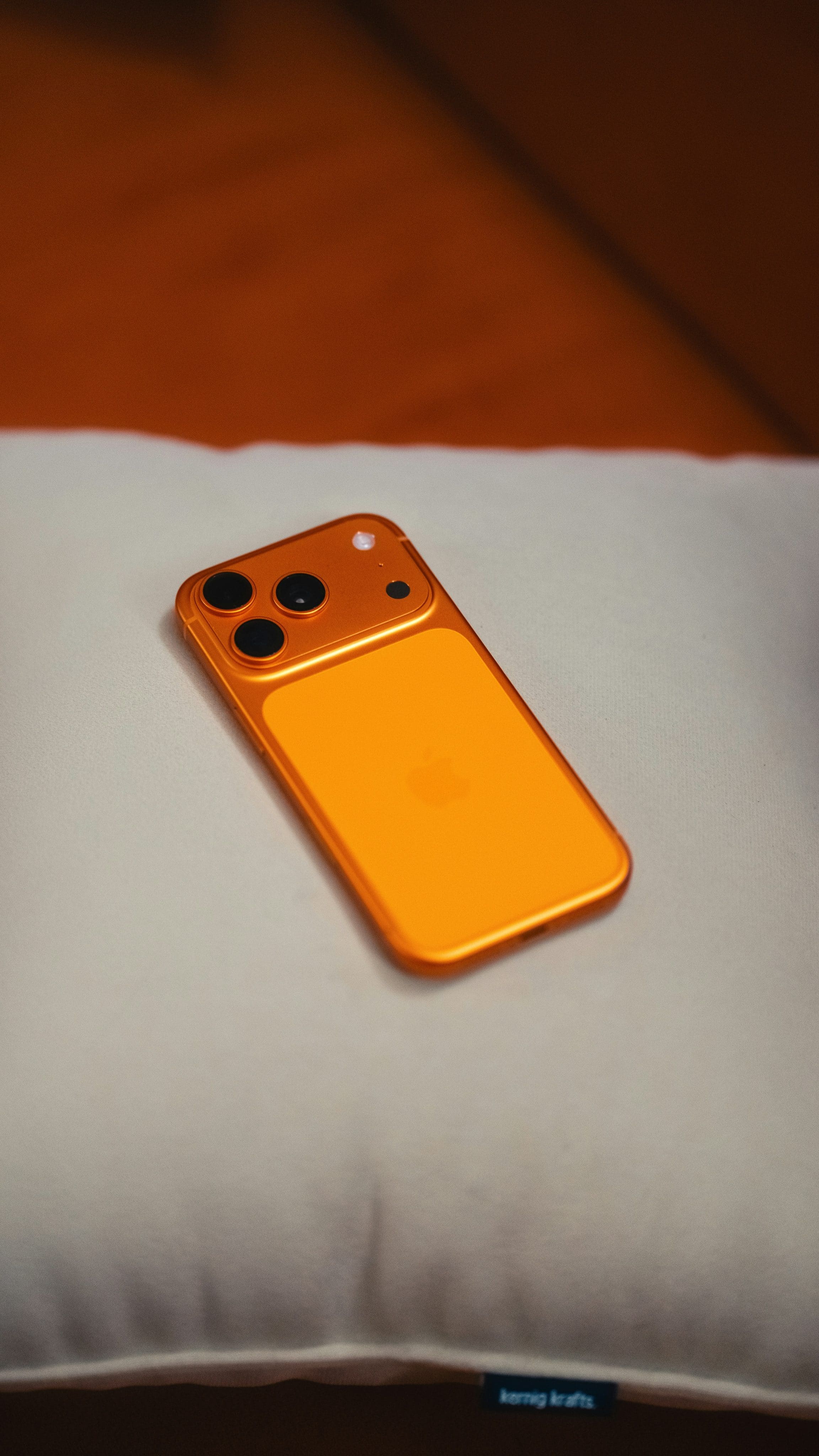 iPhone 17 Pro Max laranja