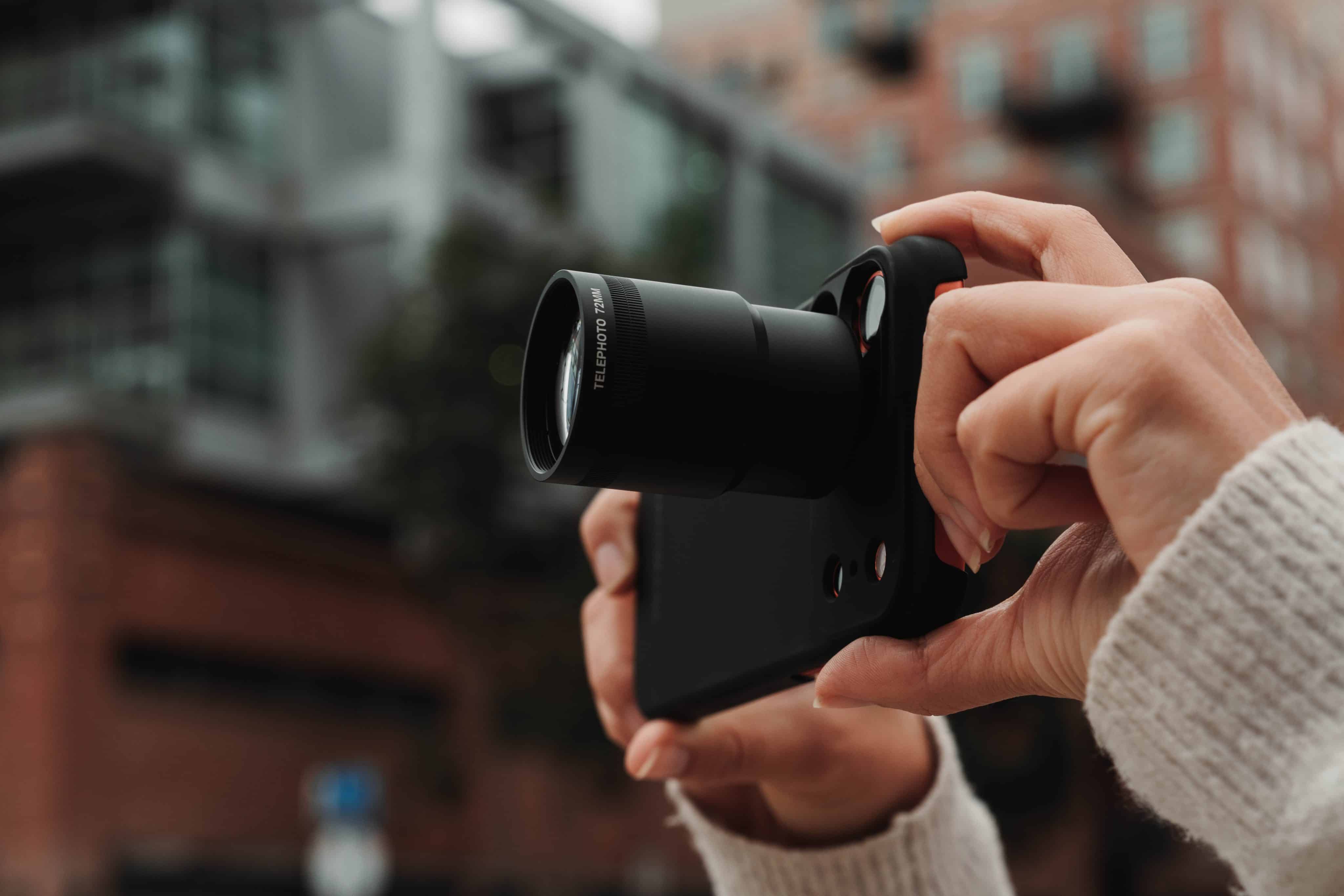 Nova lente da SANDMARC leva zoom óptico de até 24x ao iPhone 17 Pro