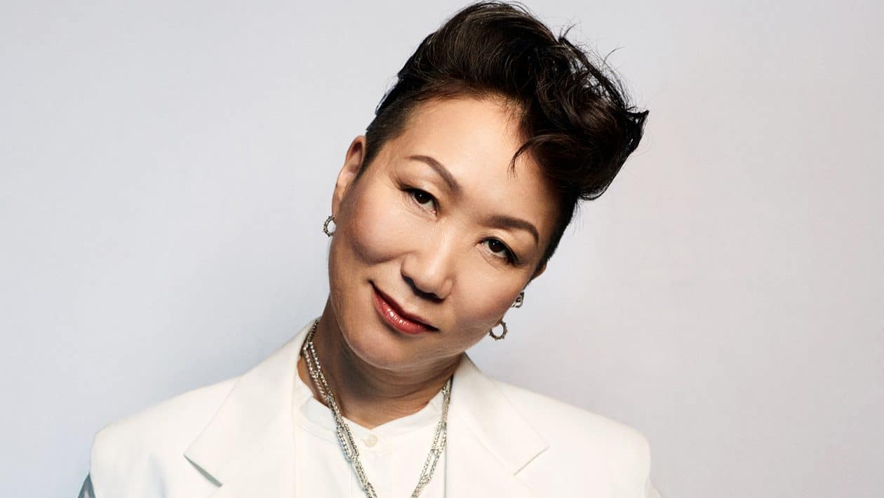 Hikari dirigirá a comédia natalina “Foster the Snowman”, do Apple TV