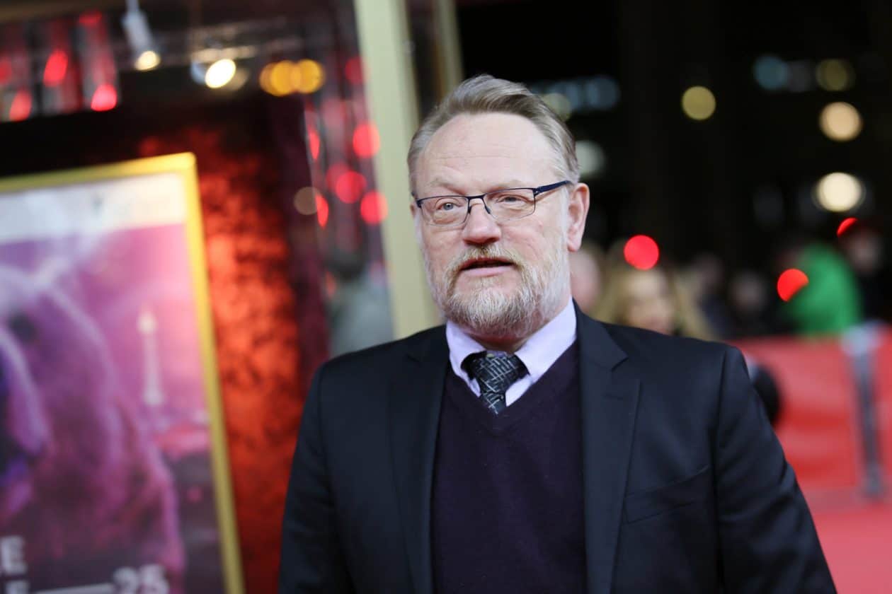 Jared Harris entra para “What Happens at Night”, longa do Apple TV