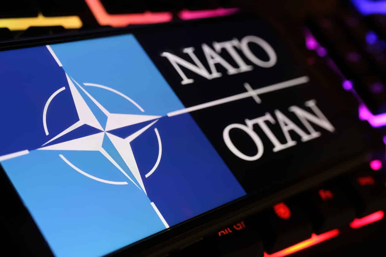 OTAN autoriza uso de iPhones e iPads para a manipulação de dados confidenciais