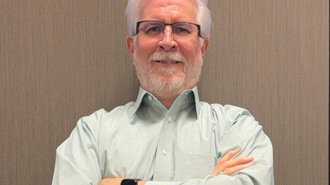 Homem realiza implante de marcapasso após alertas do Apple Watch