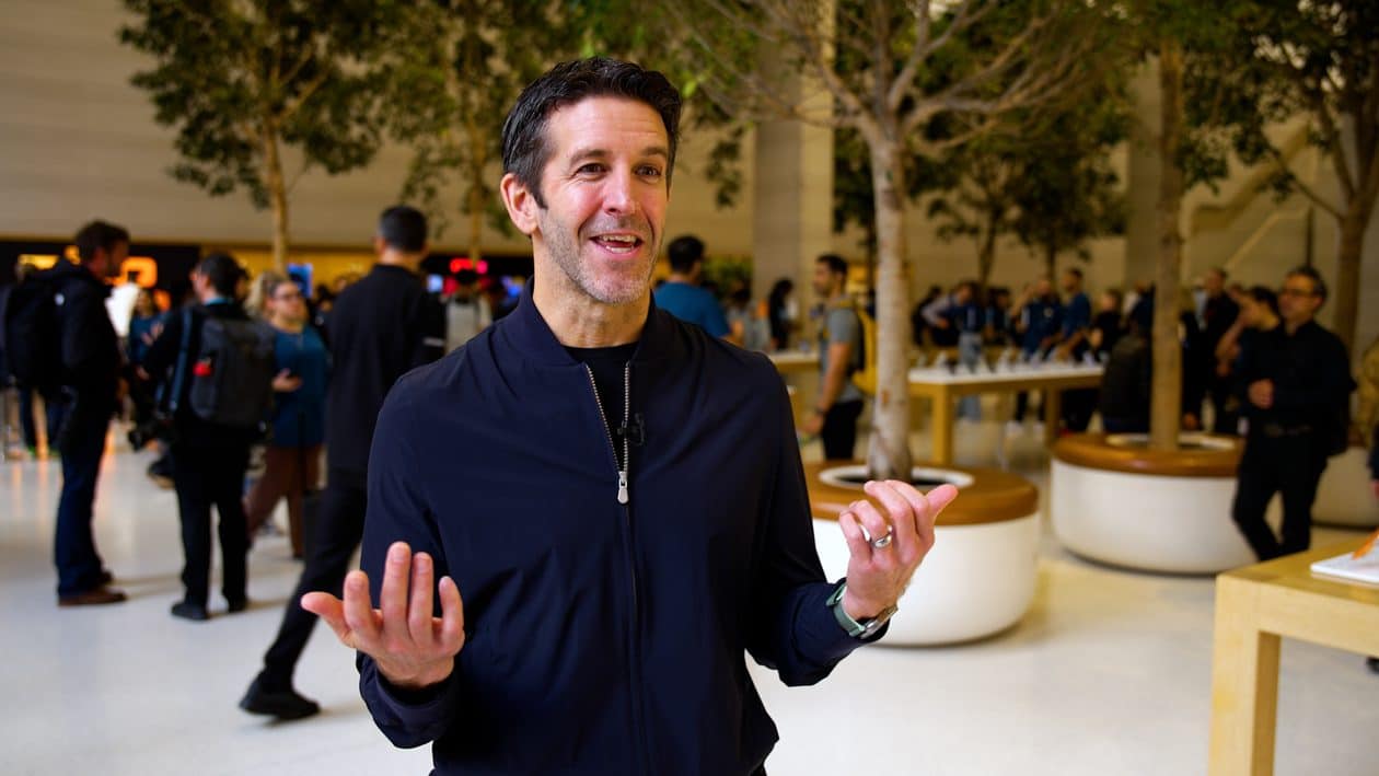 John Ternus aborda criação do MacBook Neo, cargo de CEO e mais em entrevista