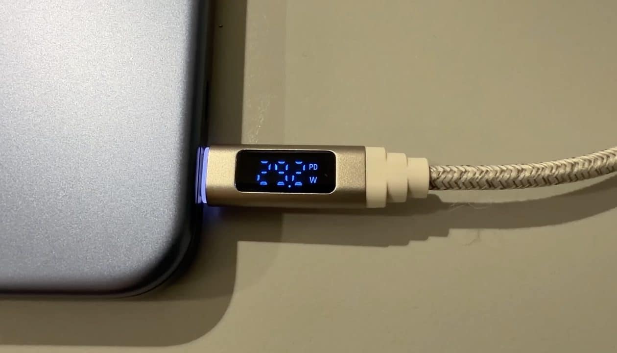 MacBook Neo se aproxima dos 30W em teste de recarga