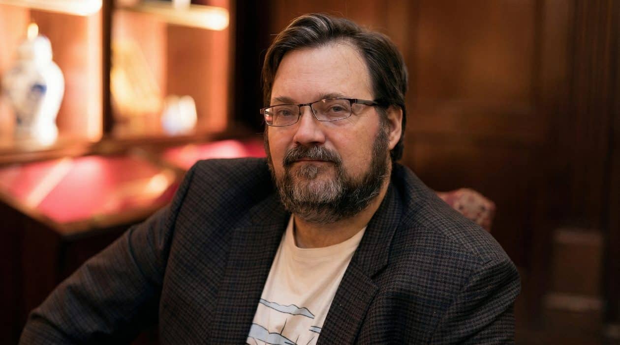 Brandon Sanderson já escreveu metade do roteiro da adaptação de “Mistborn” para o Apple TV