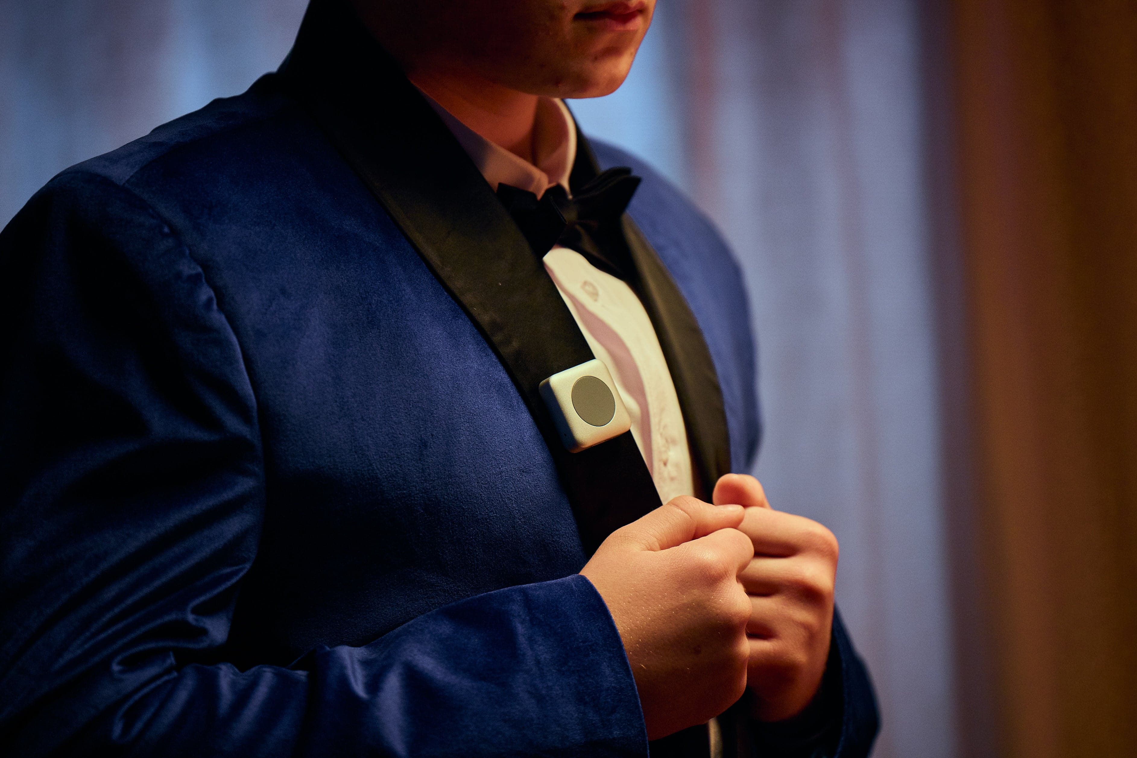 Ex-funcionários da Apple criam vestível de IA que lembra o iPod shuffle