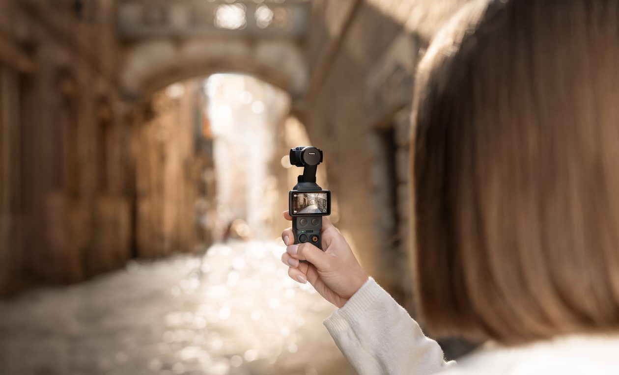 DJI anuncia Osmo Pocket 4 com zoom, câmera lenta e modo em baixa luz melhorados