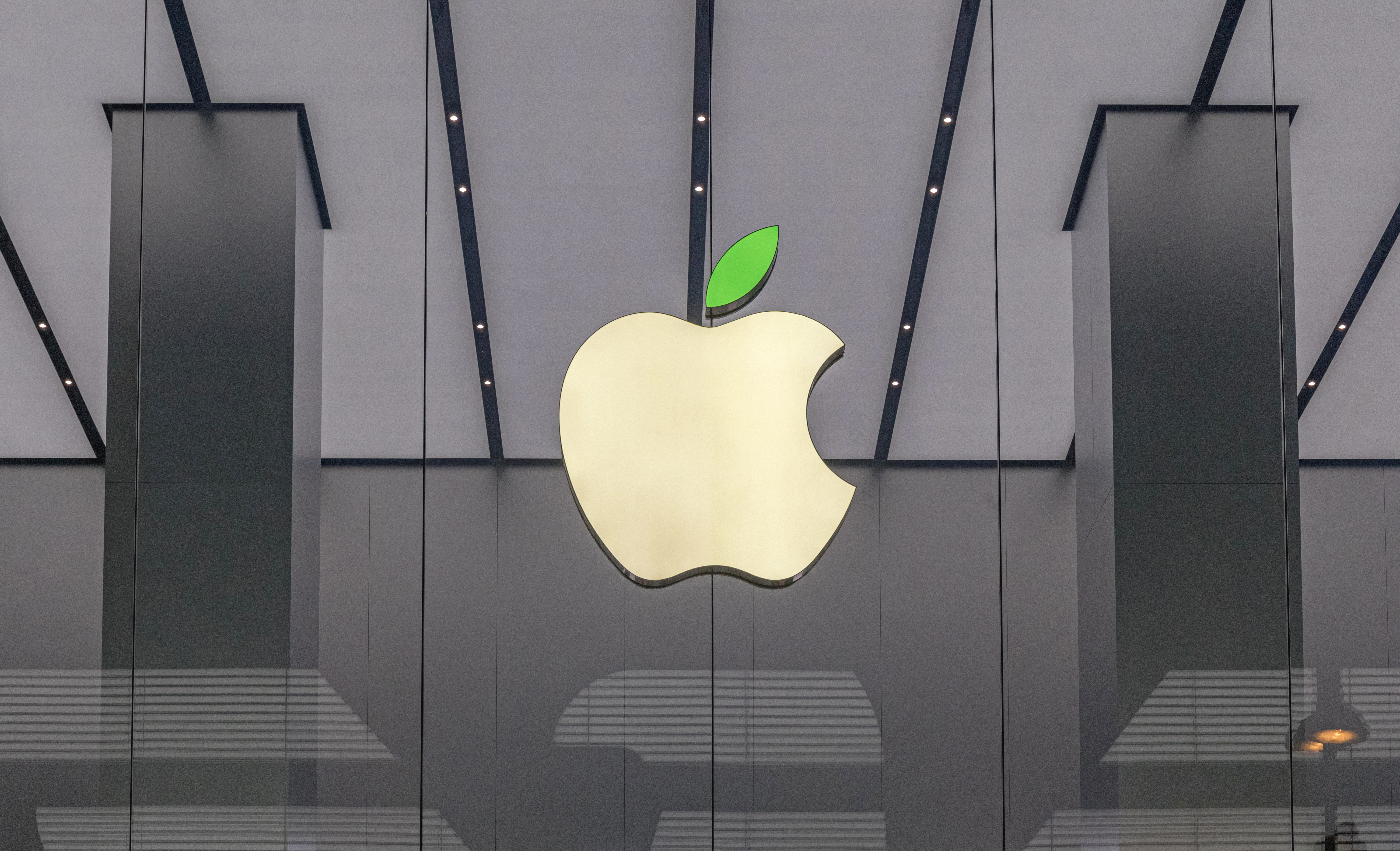 Apple fatura US$111,2 bilhões no 2º trimestre fiscal de 2026