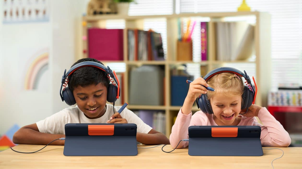 Logitech anuncia cases para iPads com foco no uso escolar