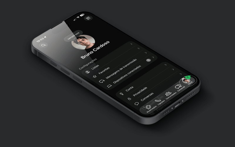 WhatsApp com Liquid Glass