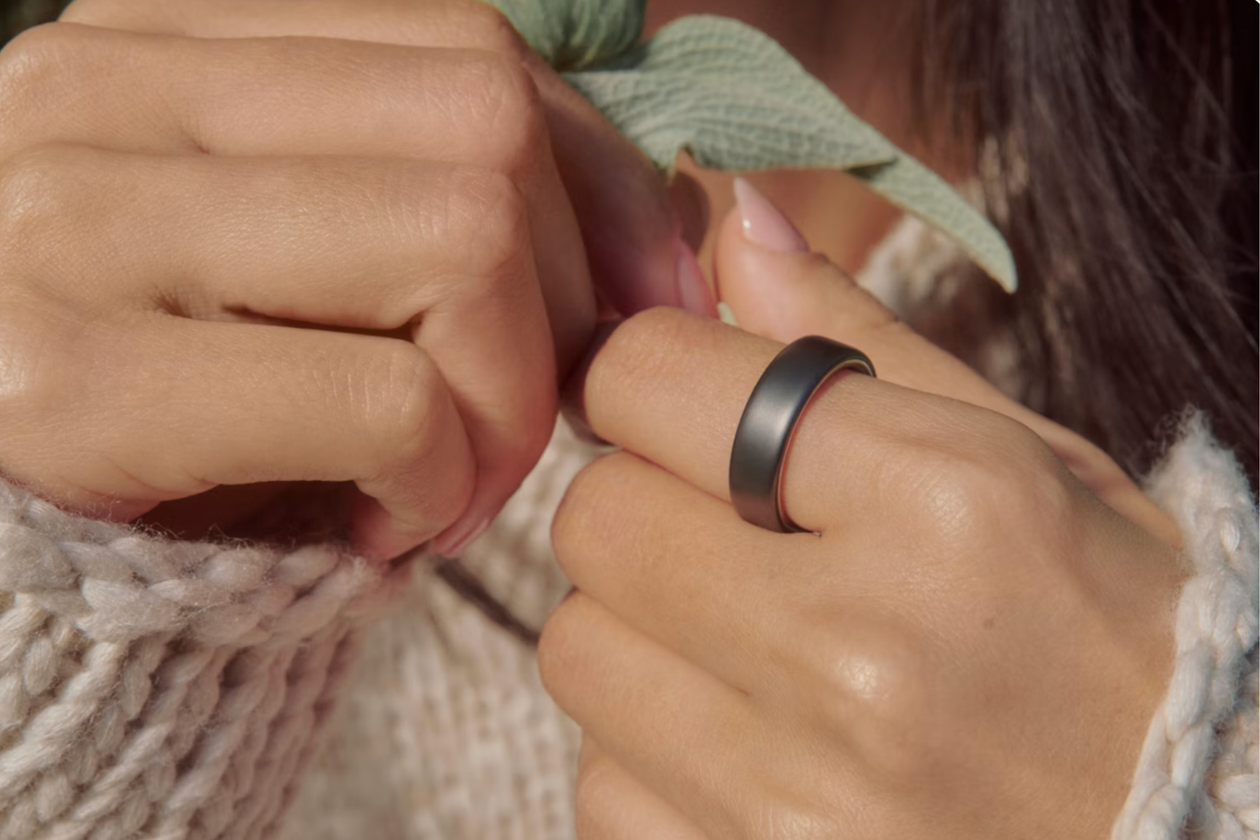 Oura anuncia Ring 5, descrito como o “menor anel inteligente do mundo”