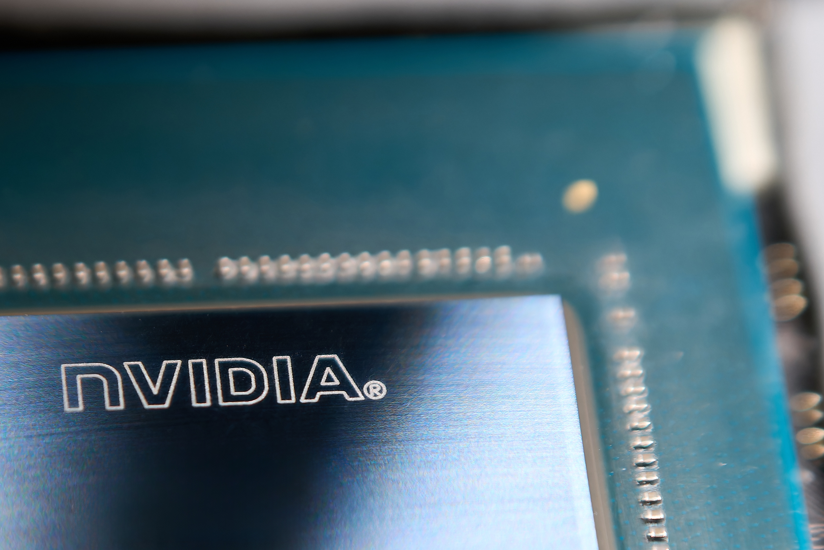 Apple poderá usar chips NVIDIA Blackwell para recursos da nova Siri